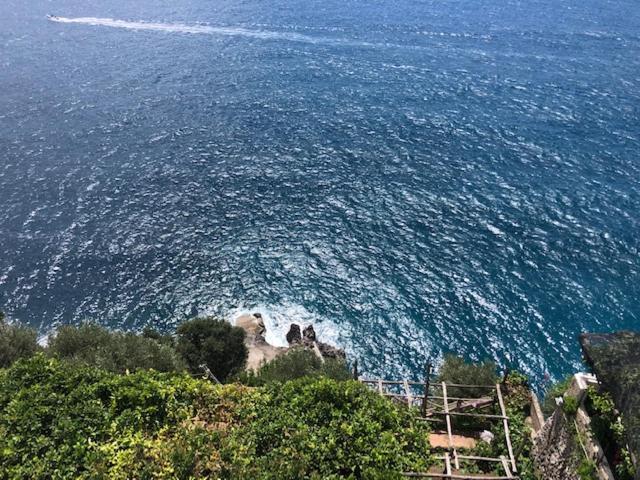 Appartamento Di Raphael Con Discesa Privata Al Mare Amalfi Extérieur photo