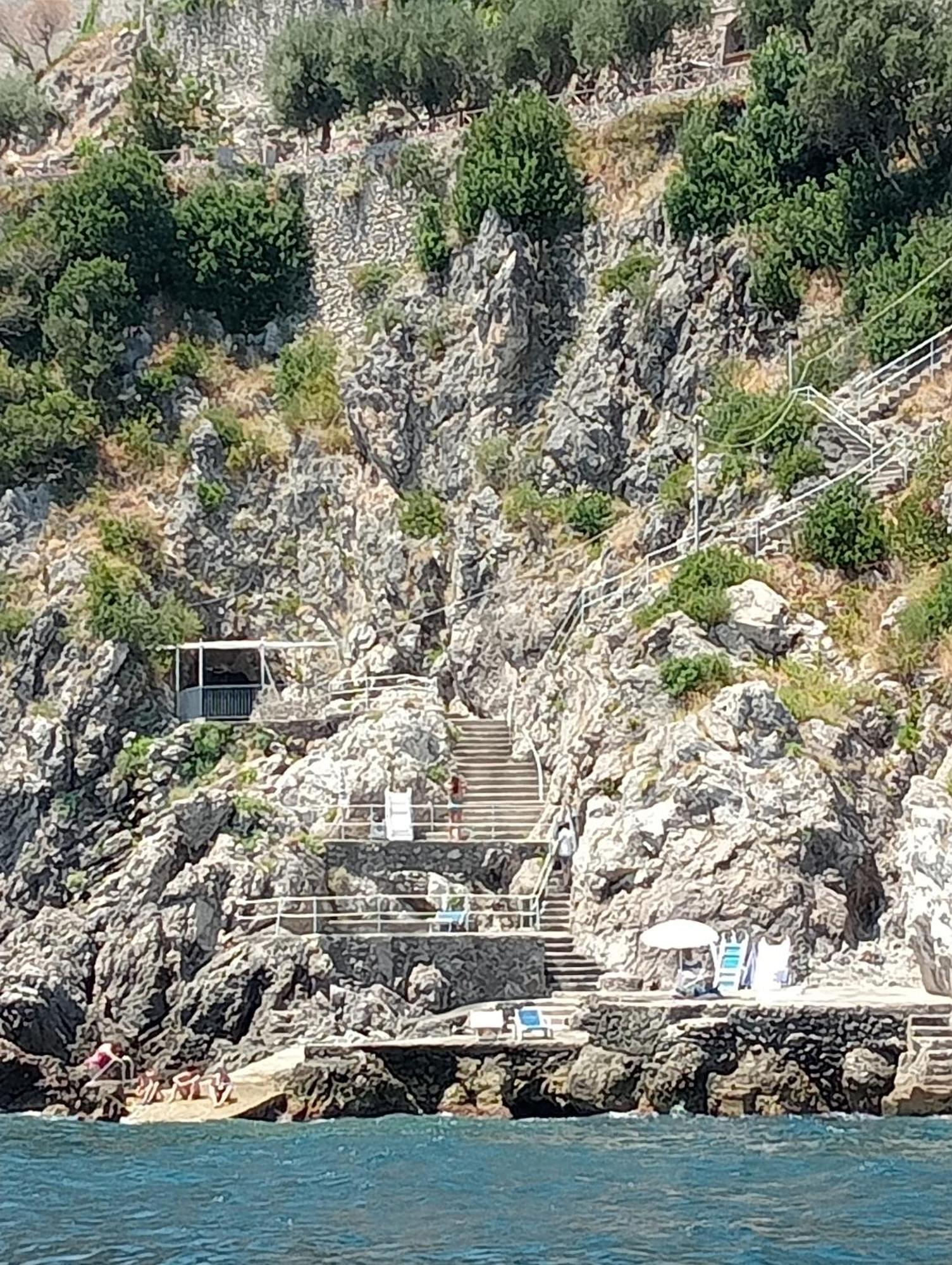 Appartamento Di Raphael Con Discesa Privata Al Mare Amalfi Extérieur photo