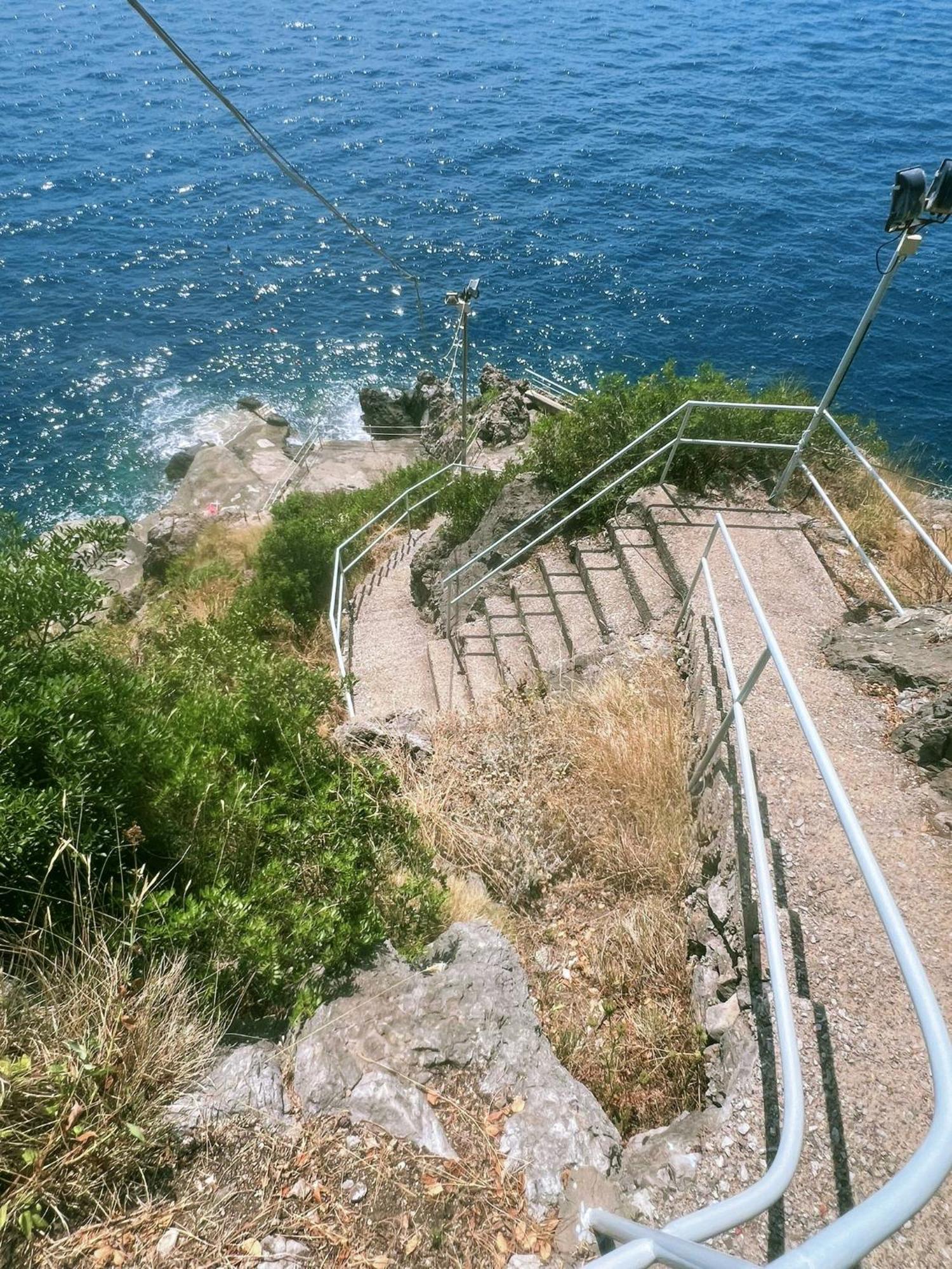 Appartamento Di Raphael Con Discesa Privata Al Mare Amalfi Extérieur photo